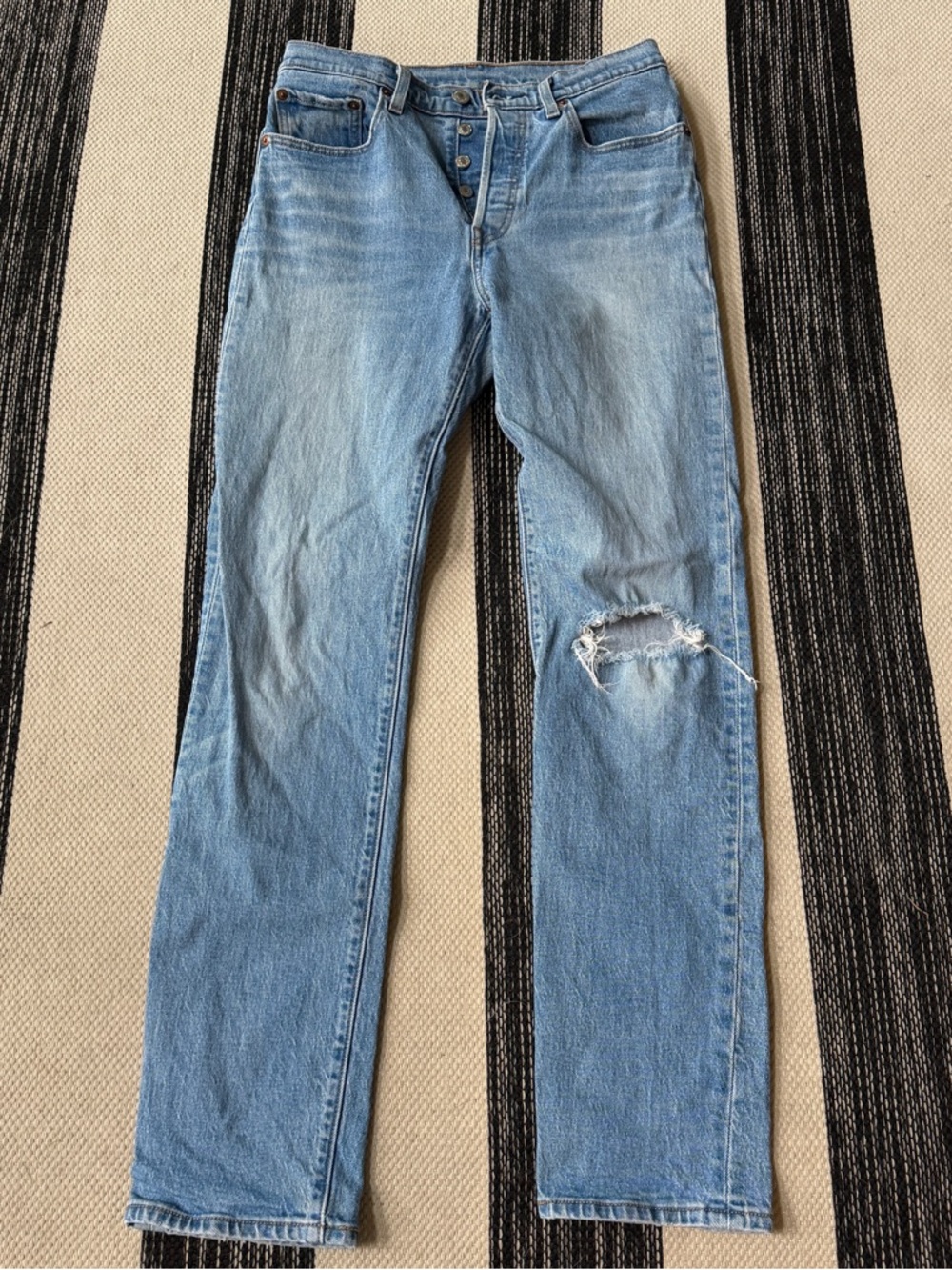 Levi's‎ 501  Light Blue Distress Straight Leg  Denim Jeans with Red Tab W27x L32
